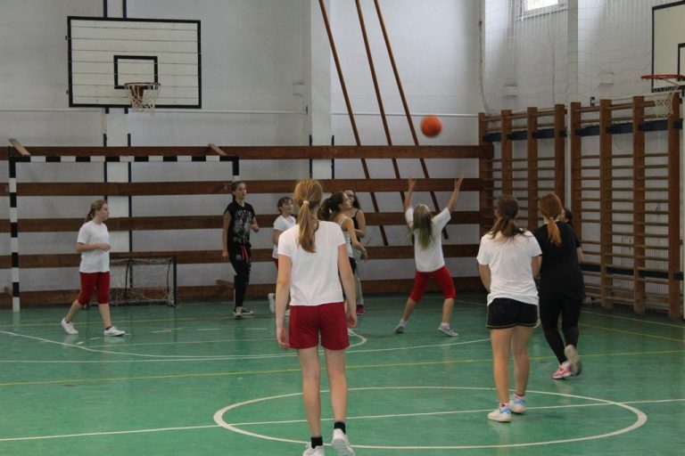 Iskola Színi hét