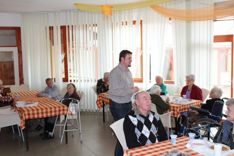 Tamás Béláné köszöntése 90 év