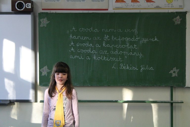 Iskola Versmondó verseny