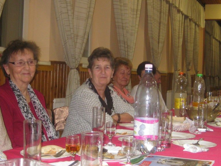 Nőnap a Csalogány Idősek Klubjában