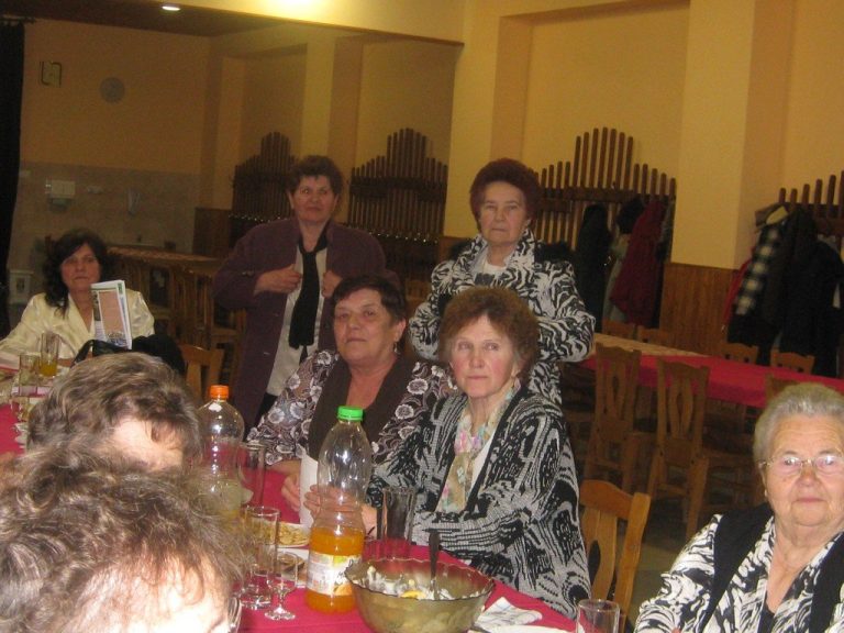 Nőnap a Csalogány Idősek Klubjában