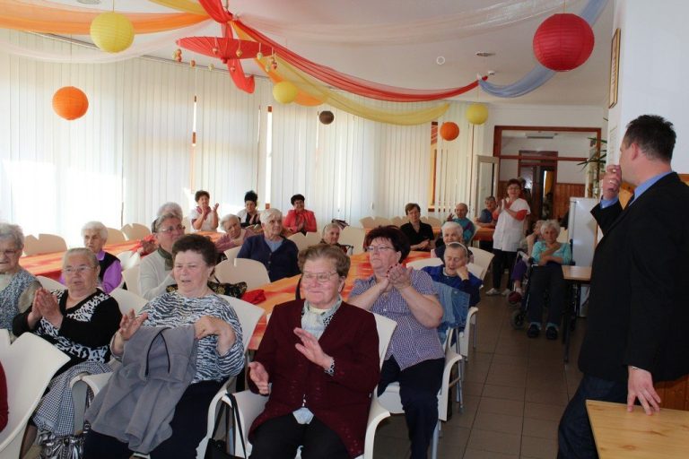 április idősek otthona tájékoztató