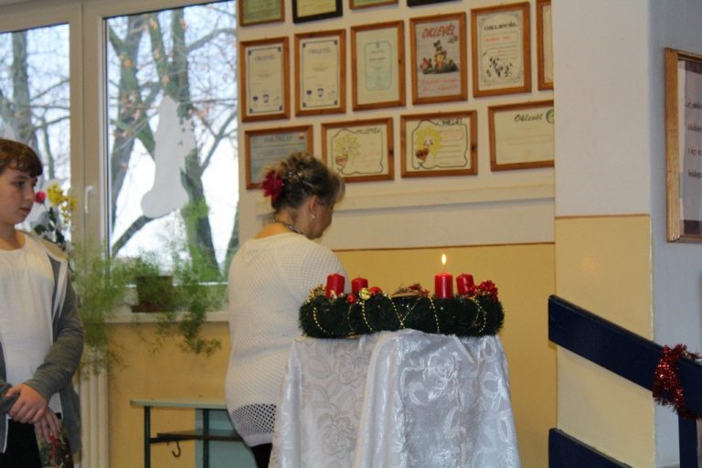 Adventi gyertyagyújtás