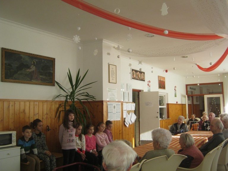 Versmondás az Idősek Otthonában