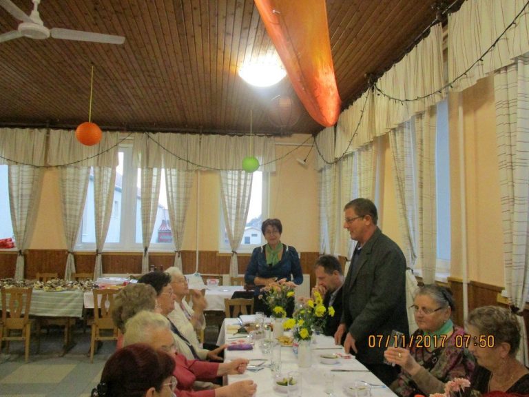 idősek névnapja