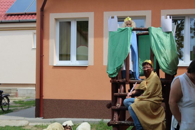 Óvó nénik mesejátéka