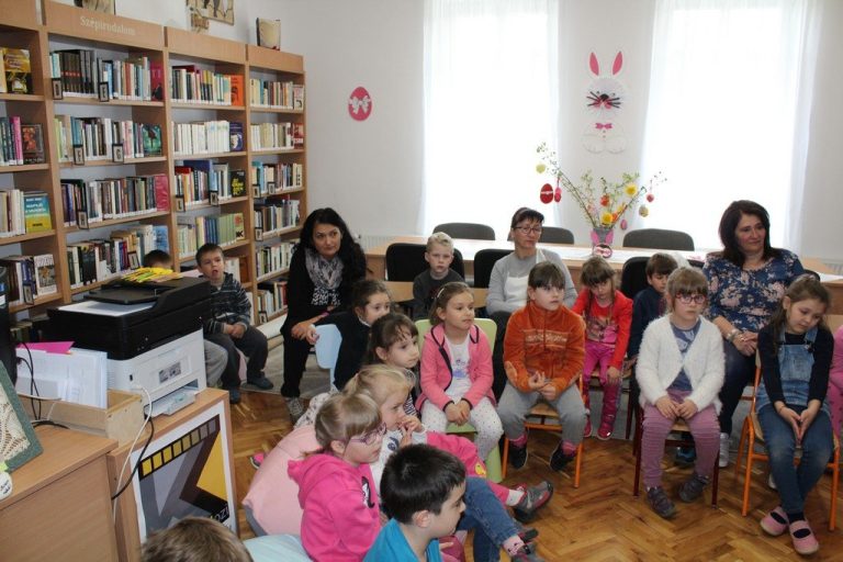 Könyvtár Író-olvasó találkozó Tóth Krisztina