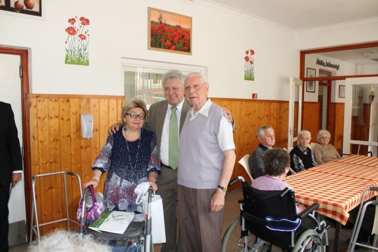 Turi Lajos köszöntése 90 éves