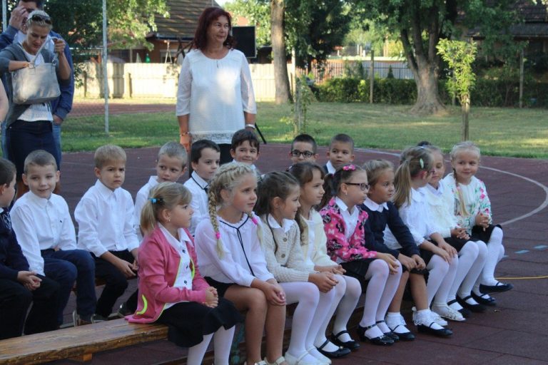 Évnyitó