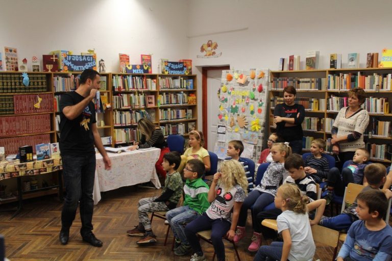 Könyvtár kézműves foglalkozás