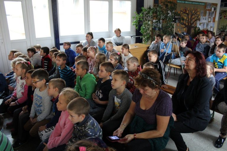 Iskola Bábszínház