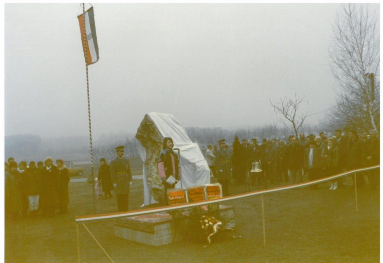 1993 Nyírpazonyi temető emlékmű átadás
