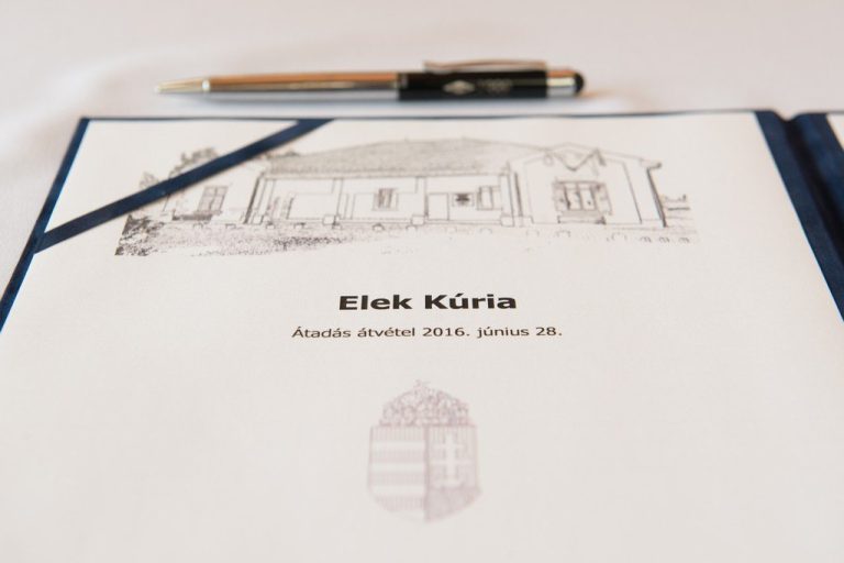 Parókia Ünnepélyes szerződéskötés